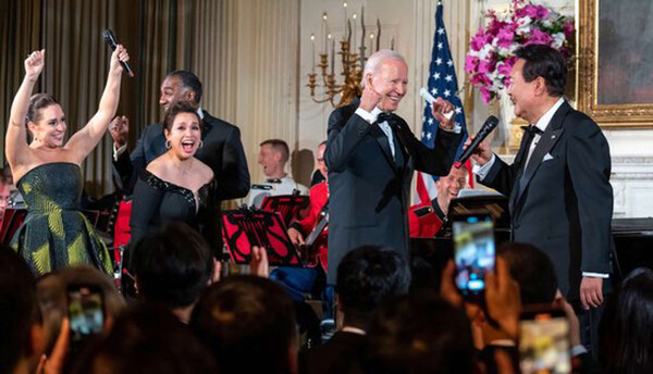 대통령실 제공= 윤대통령 미국 국빈방문 만찬에서 노래하는 장면 