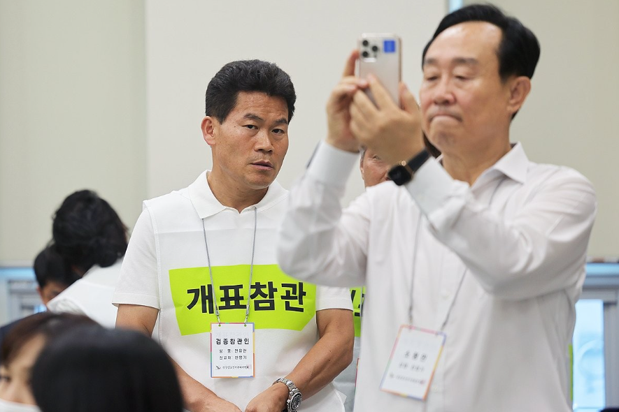 6·3 지방선거에서 전국 기초단체장 중 가장 적은 표 차이로 당락이 갈렸던 통영시장 선거의 재검표 결과, 강석주 당선인의 승리가 다시 한번 확정됐다.
