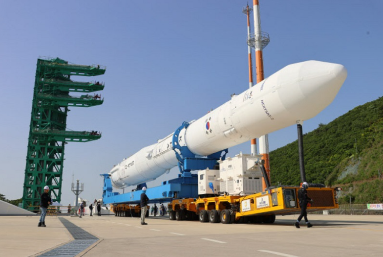 한국형 발사체 누리호(KSLV-II)의 다섯 번째 발사 일정이 오는 10월 7일로 최종 확정됐다. 기상 상황이나 우주 환경 변화 등 현장 돌발 변수에 대비해 10월 8일부터 14일까지 일주일간의 발사 예비 기간도 함께 설정됐다.