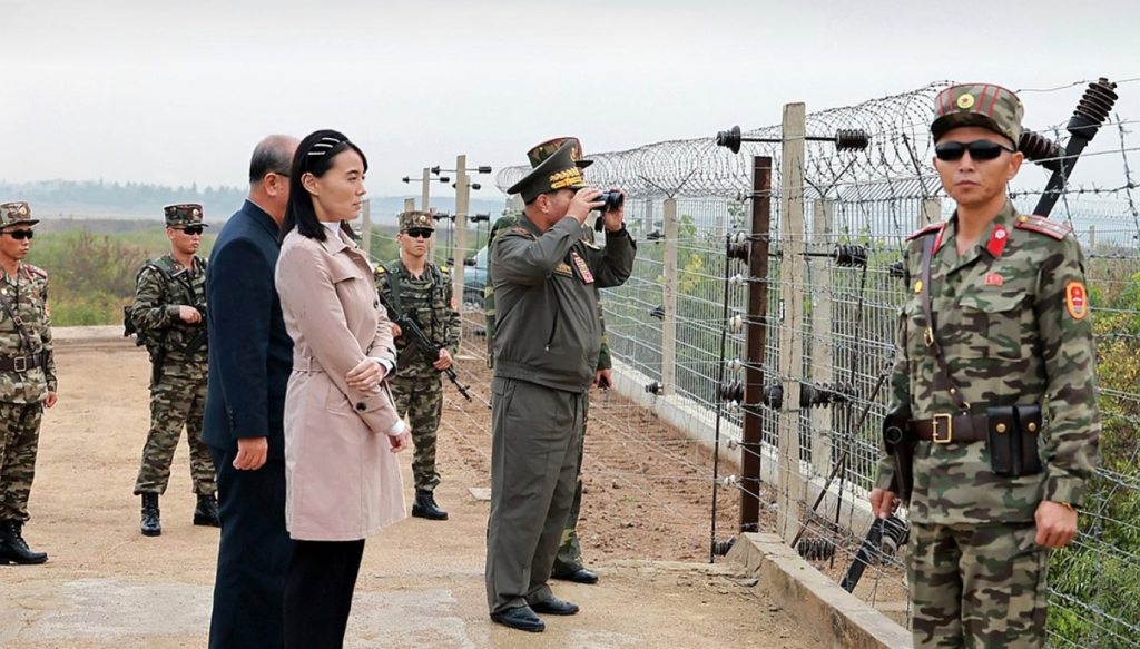 북한이 남북 접경 지역 전반에 새로운 군사적 대응 수단을 배배치하고, 조만간 대남 확성기 방송을 다시 시작하겠다는 방침을 드러냈다. 