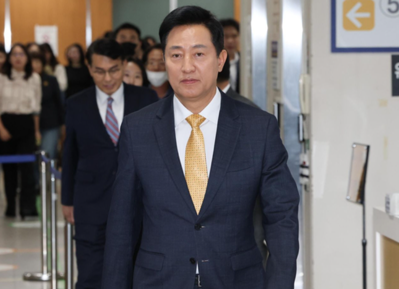 정치 브로커로부터 여론조사 결과를 제공받고 후원자를 통해 비용을 대신 지불하게 한 혐의로 1심에서 시장직 상실형을 선고받은 오세훈 서울시장의 항소심 변론이 오늘 마무리된다.